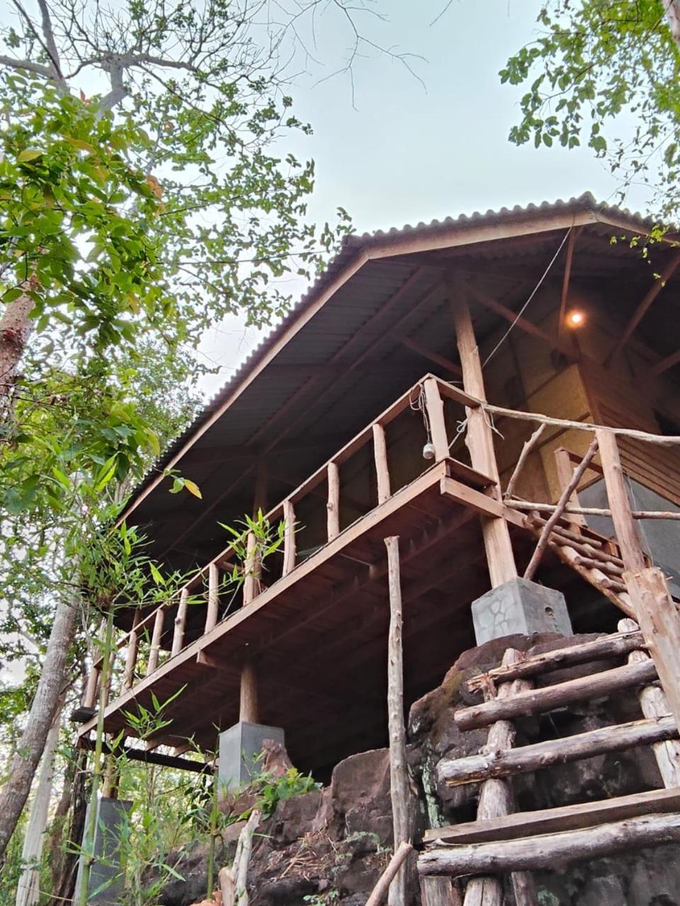 Fandee Island Treehouses & Ziplines - Tad Lo, Bolaven Loop Pakse Ban Kiangtat Exterior foto